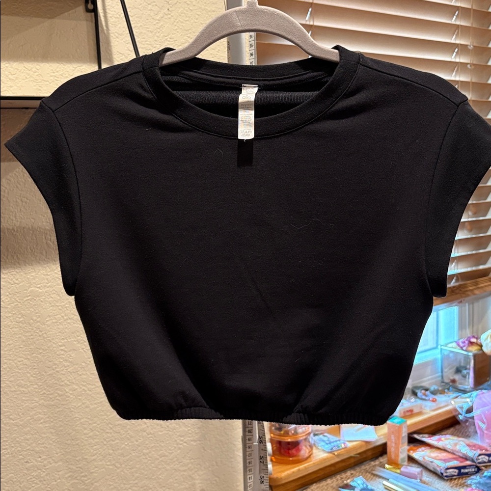 ALO Yoga Crop Cap Sleeve Top